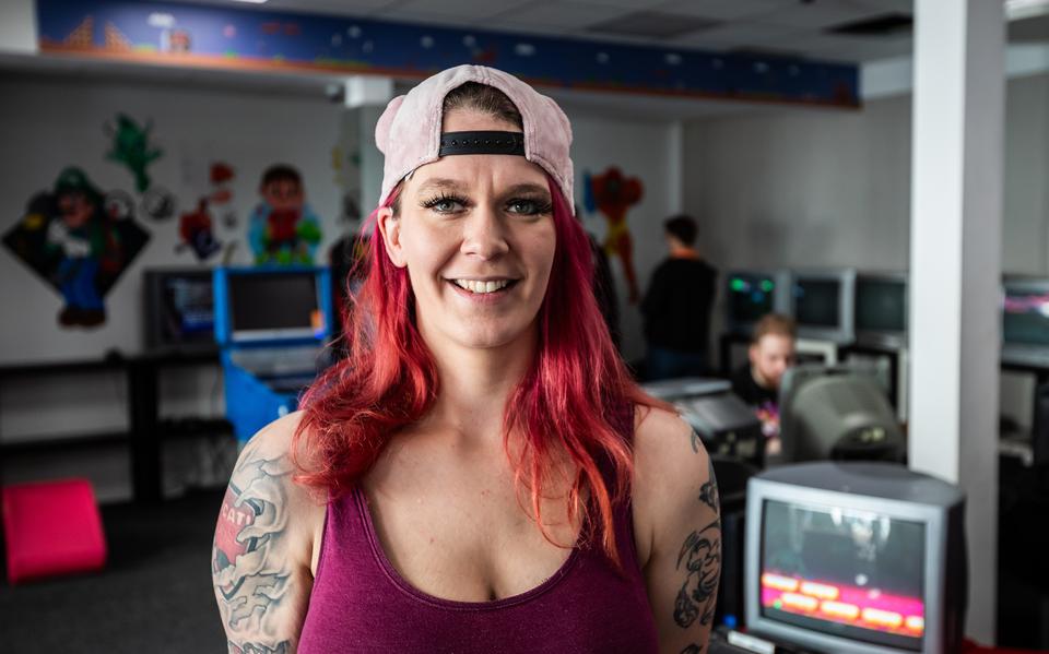 Samantha (Sammy) Tempel in haar gameshop